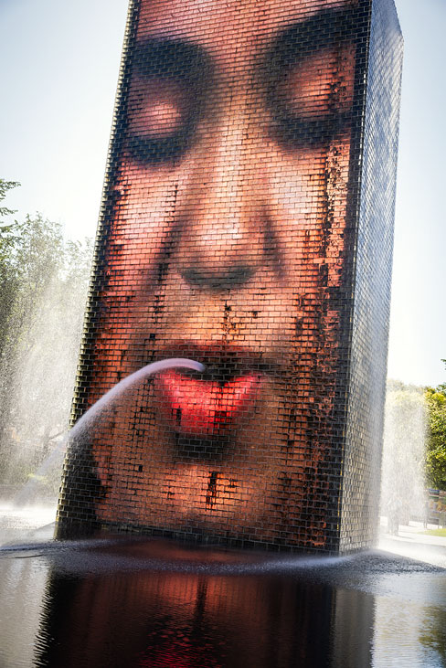 crown fountain, jaume plensa, millenium park, chicago
